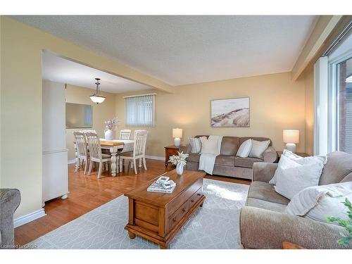 177 Lavina Crescent, Hamilton, ON - Indoor Photo Showing Living Room
