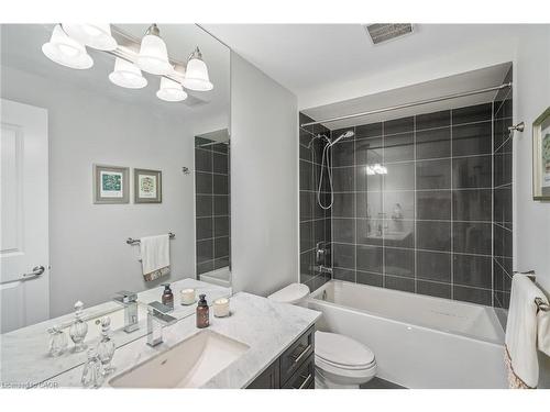 7 Windsor Circle, Niagara-On-The-Lake, ON - Indoor Photo Showing Bathroom