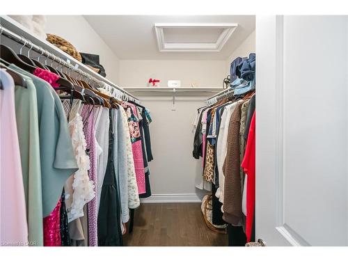 7 Windsor Circle, Niagara-On-The-Lake, ON - Indoor With Storage