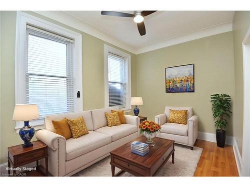 185 Market Street, Hamilton, ON - Indoor Photo Showing Living Room