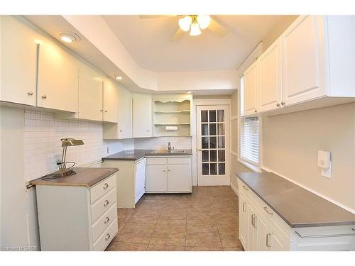 185 Market Street, Hamilton, ON - Indoor Photo Showing Kitchen
