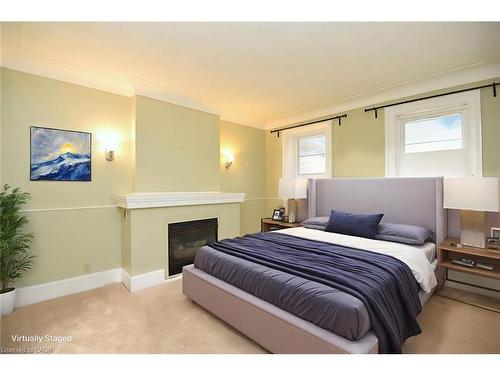 185 Market Street, Hamilton, ON - Indoor Photo Showing Bedroom