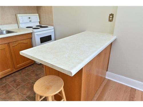 185 Market Street, Hamilton, ON - Indoor Photo Showing Kitchen