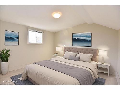 185 Market Street, Hamilton, ON - Indoor Photo Showing Bedroom