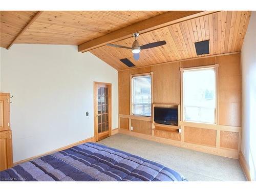 185 Market Street, Hamilton, ON - Indoor Photo Showing Bedroom