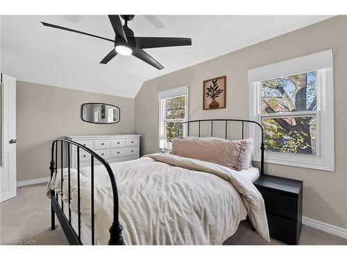 56 Francis Street, Hamilton, ON - Indoor Photo Showing Bedroom