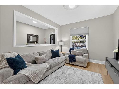 56 Francis Street, Hamilton, ON - Indoor Photo Showing Living Room