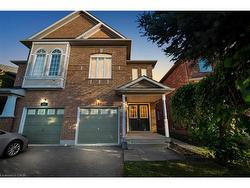 580 Courtney Valley Road  Mississauga, ON L5V 0C2