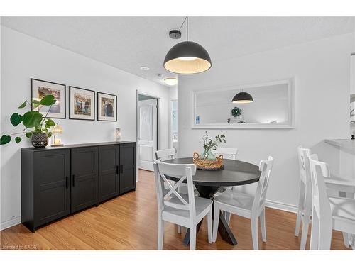 811-1276 Maple Crossing Boulevard, Burlington, ON - Indoor Photo Showing Dining Room