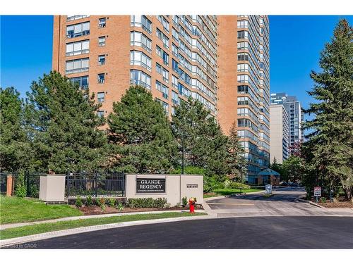 811-1276 Maple Crossing Boulevard, Burlington, ON - Outdoor With Facade