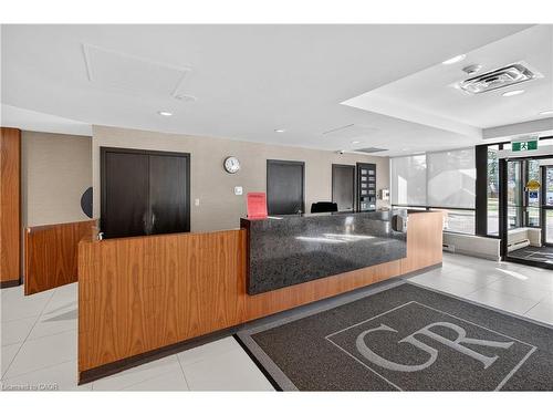 811-1276 Maple Crossing Boulevard, Burlington, ON - Indoor Photo Showing Other Room