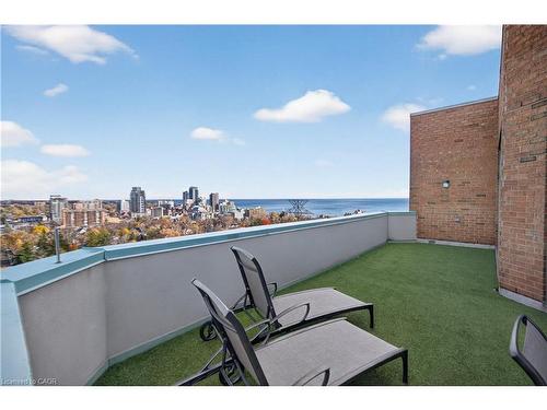 811-1276 Maple Crossing Boulevard, Burlington, ON - Outdoor With Body Of Water