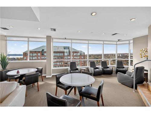 811-1276 Maple Crossing Boulevard, Burlington, ON - Indoor