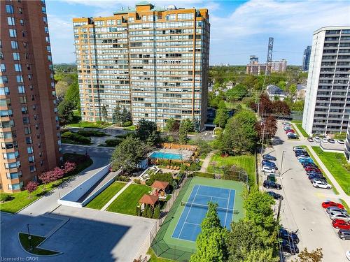 811-1276 Maple Crossing Boulevard, Burlington, ON - Outdoor