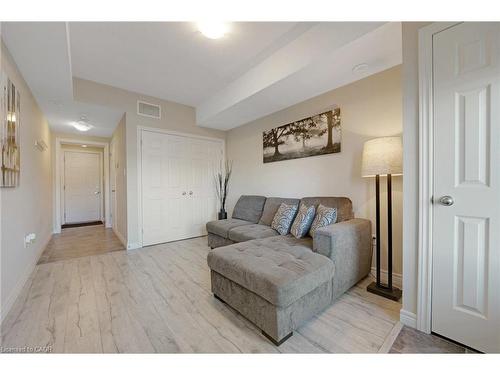 E7-70 Willowrun Drive, Kitchener, ON - Indoor