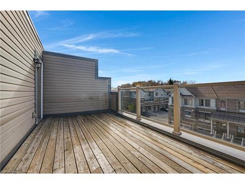 E7-70 Willowrun Drive, Kitchener, ON - Outdoor With Exterior