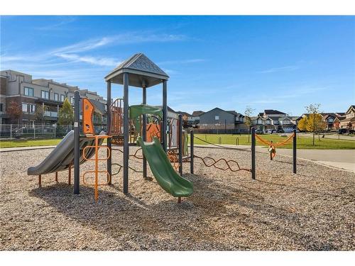 E7-70 Willowrun Drive, Kitchener, ON - Outdoor