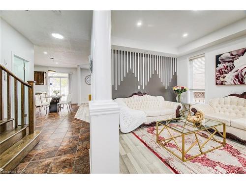 617 Thorndale Drive, Waterloo, ON - Indoor Photo Showing Living Room