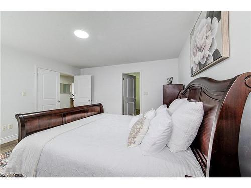 617 Thorndale Drive, Waterloo, ON - Indoor Photo Showing Bedroom