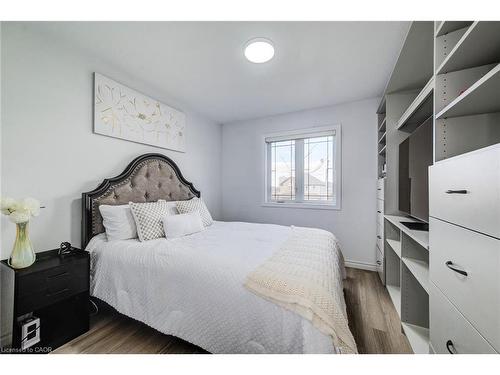 617 Thorndale Drive, Waterloo, ON - Indoor Photo Showing Bedroom