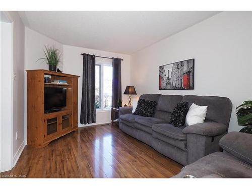 127 Essex Point Drive, Cambridge, ON - Indoor Photo Showing Living Room