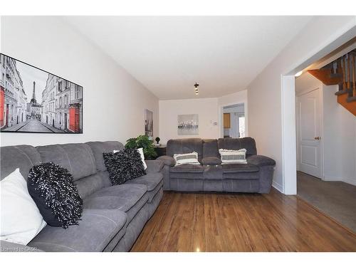 127 Essex Point Drive, Cambridge, ON - Indoor Photo Showing Living Room