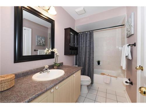 127 Essex Point Drive, Cambridge, ON - Indoor Photo Showing Bathroom