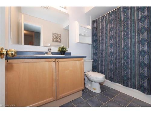 127 Essex Point Drive, Cambridge, ON - Indoor Photo Showing Bathroom