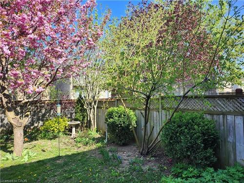 127 Essex Point Drive, Cambridge, ON - Outdoor