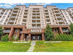 821-2490 Old Bronte Road  Oakville, ON L6M 0Y5
