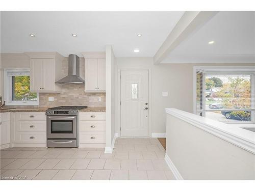 30 Wildewood Avenue, Hamilton, ON - Indoor Photo Showing Kitchen