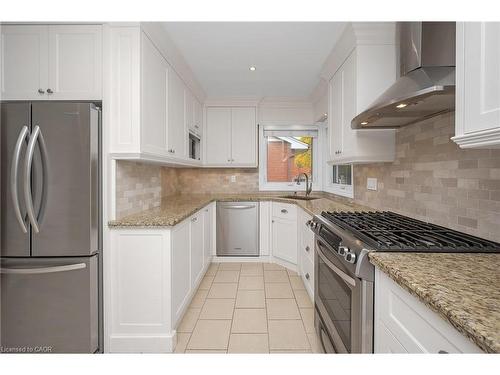 30 Wildewood Avenue, Hamilton, ON - Indoor Photo Showing Kitchen