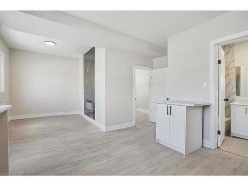 510 Britannia Avenue, Hamilton, ON - Indoor