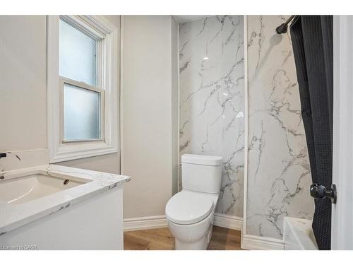 510 Britannia Avenue, Hamilton, ON - Indoor Photo Showing Bathroom
