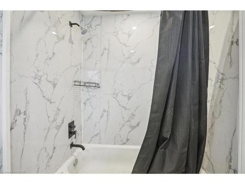 510 Britannia Avenue, Hamilton, ON - Indoor Photo Showing Bathroom