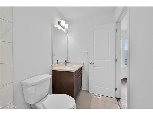 35-120 Court Drive, Paris, ON - Indoor Photo Showing Bathroom