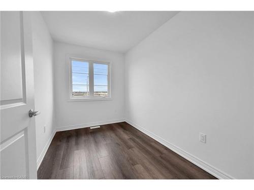 35-120 Court Drive, Paris, ON - Indoor Photo Showing Other Room