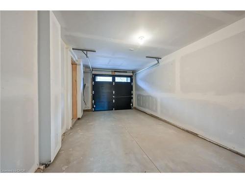 35-120 Court Drive, Paris, ON - Indoor Photo Showing Garage