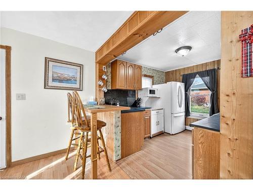 43290 Pettit Road, Wainfleet, ON - Indoor Photo Showing Kitchen