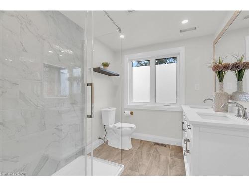 2-22 Ash Street, Kitchener, ON - Indoor Photo Showing Bathroom