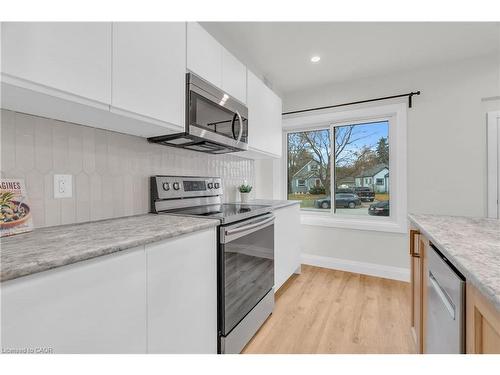 2-22 Ash Street, Kitchener, ON - Indoor Photo Showing Kitchen