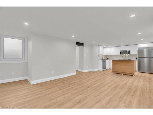3-22 Ash Street, Kitchener, ON - Indoor Photo Showing Kitchen
