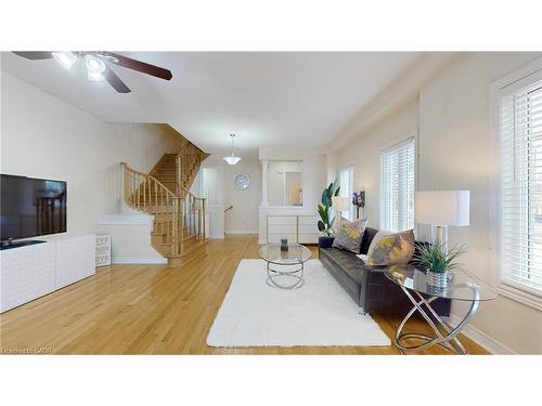 3492 Bala Drive, Mississauga, ON - Indoor Photo Showing Living Room