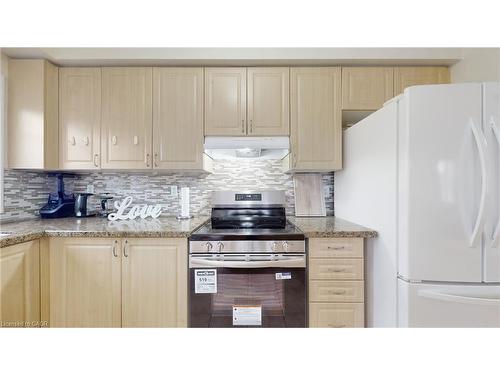 3492 Bala Drive, Mississauga, ON - Indoor Photo Showing Kitchen