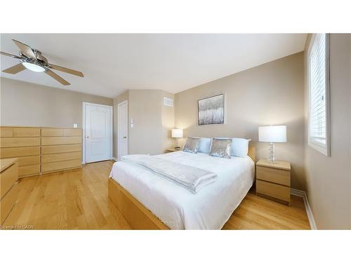3492 Bala Drive, Mississauga, ON - Indoor Photo Showing Bedroom