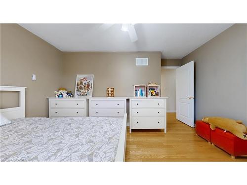 3492 Bala Drive, Mississauga, ON - Indoor Photo Showing Bedroom