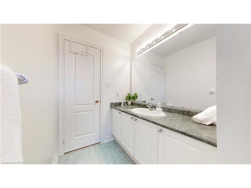 3492 Bala Drive, Mississauga, ON - Indoor Photo Showing Bathroom