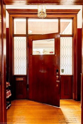 34 Holton Avenue S, Hamilton, ON - Indoor Photo Showing Other Room