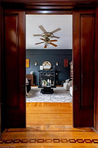 34 Holton Avenue S, Hamilton, ON - Indoor Photo Showing Other Room