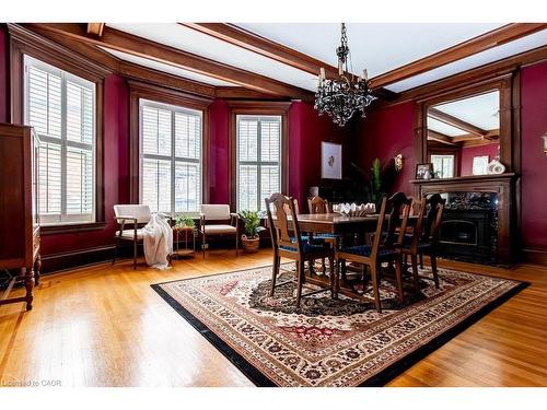 34 Holton Avenue S, Hamilton, ON - Indoor Photo Showing Dining Room